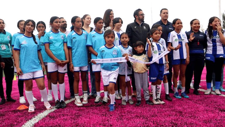 Purísima Inaugura Cancha de Fútbol Rosa por la Diversidad e Igualdad
