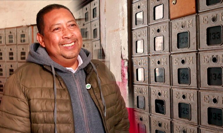 Esteban: guardián de casilleros y testigo del lento adiós a las cartas de amor.